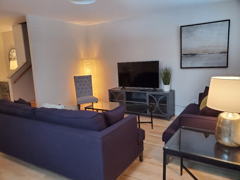 Building Photo - 419 S 3rd St W