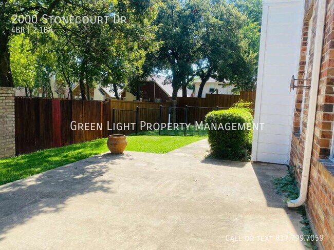 Building Photo - 2000 Stonecourt Dr