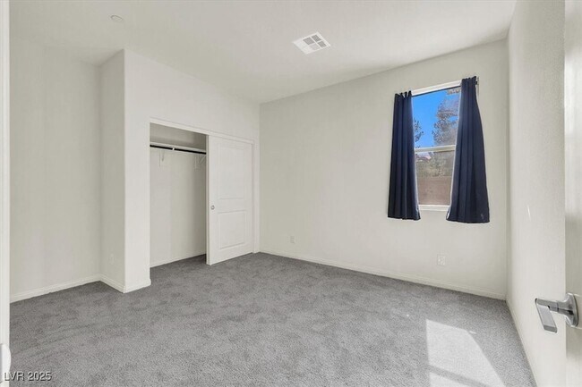 Building Photo - 4709 N Park St