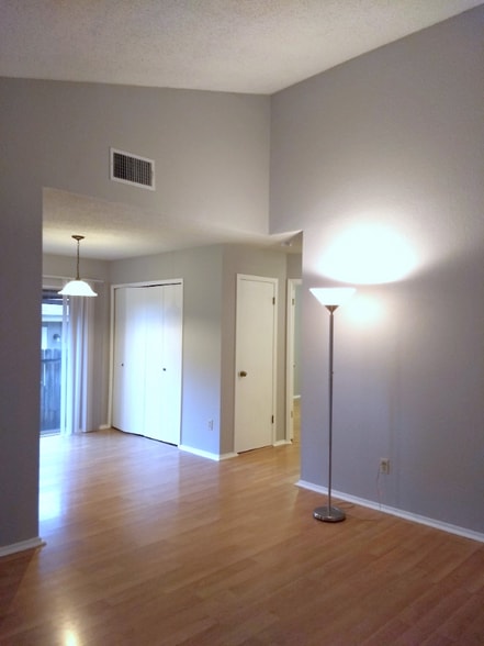 Building Photo - 12312 Dellrey Dr