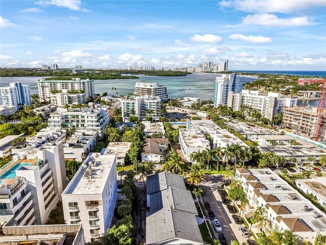 Building Photo - 10090 Bay Harbor Terrace