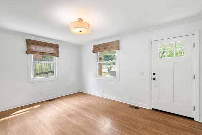 Building Photo - 806 Washington Ave