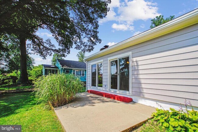 Building Photo - 3135 Manor Rd