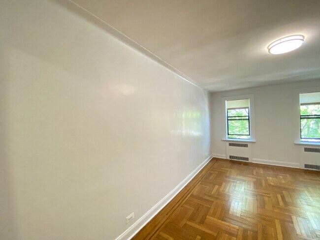 Building Photo - 300 Ocean Pkwy