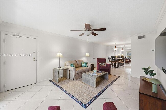 Building Photo - 6273 Bay Club Dr