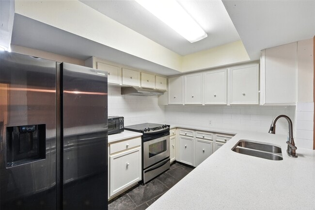 Building Photo - 3108 Vossdale Rd