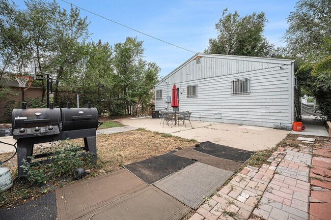 Building Photo - Updated 3-Bedroom Home Near Sloan’s Lake