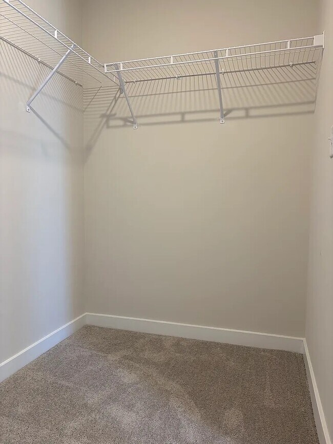 Building Photo - 101 Abramo Victor Dr