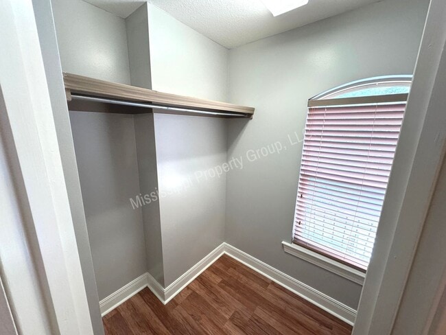 Building Photo - 3BR/3BA For Rent