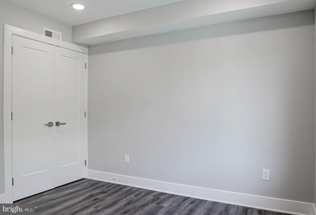 Building Photo - 540 S 52nd St