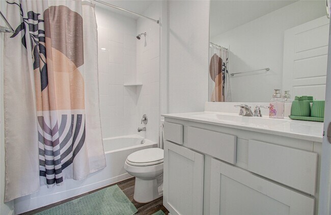 Building Photo - 8611 Shumard Oak Dr