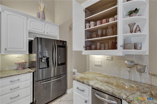 Building Photo - 9752 Trophy Oaks Dr