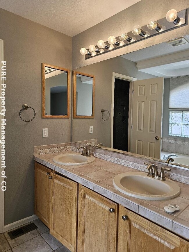 Building Photo - 9135 Anasazi Indian Trail