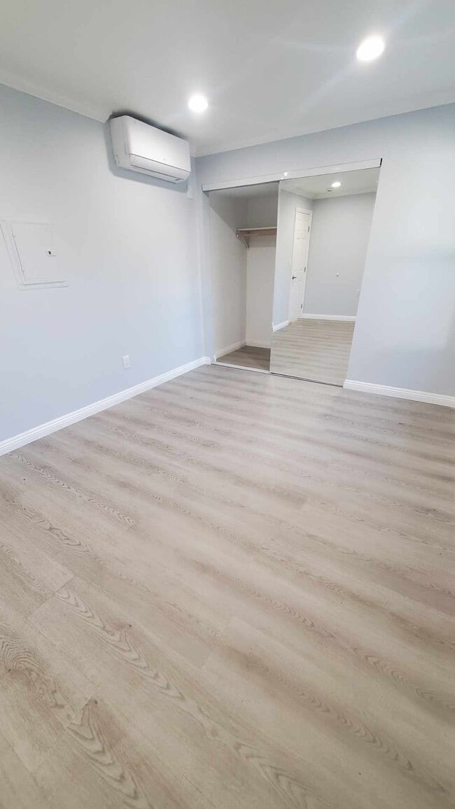 Building Photo - 21215-21212 De La Guerra St