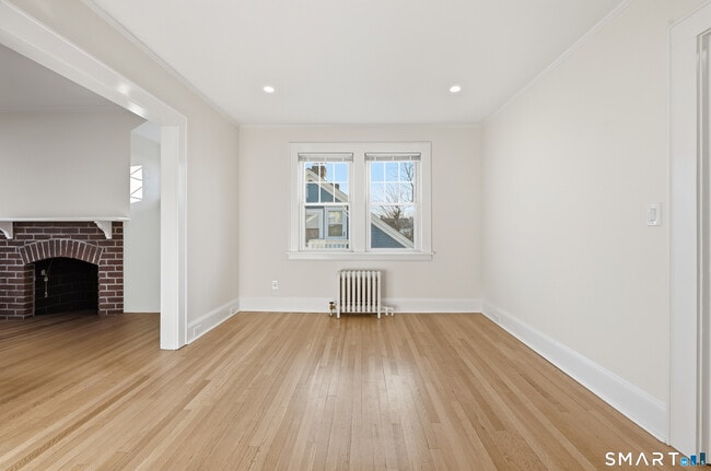 Building Photo - 44 Lorraine Terrace