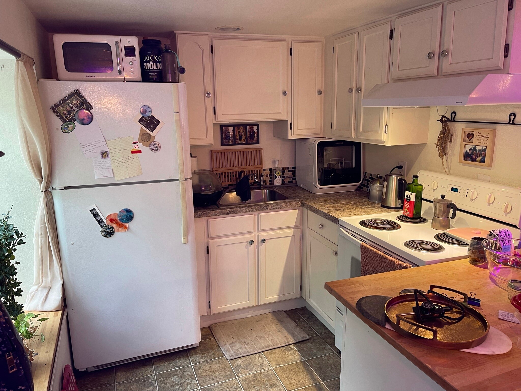 Building Photo - 2111 17th Ave S