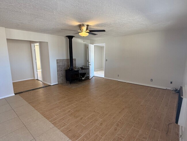 Building Photo - Charming 3 bedroom home in Apple Valley- H...