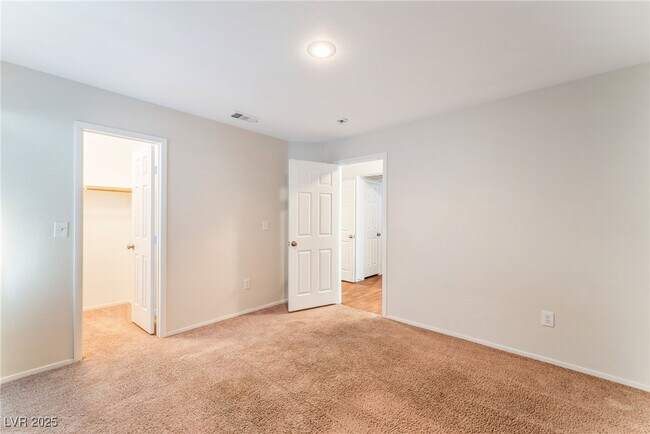 Building Photo - 8401 Cinnamon Hill Ave