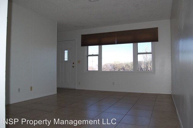 Primary Photo - 2540 Palo Verde Blvd S
