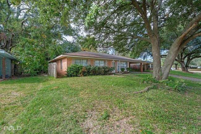 Building Photo - Home For Rent!