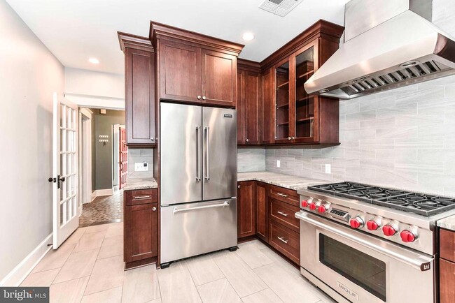 Building Photo - 209 W Myrtle St