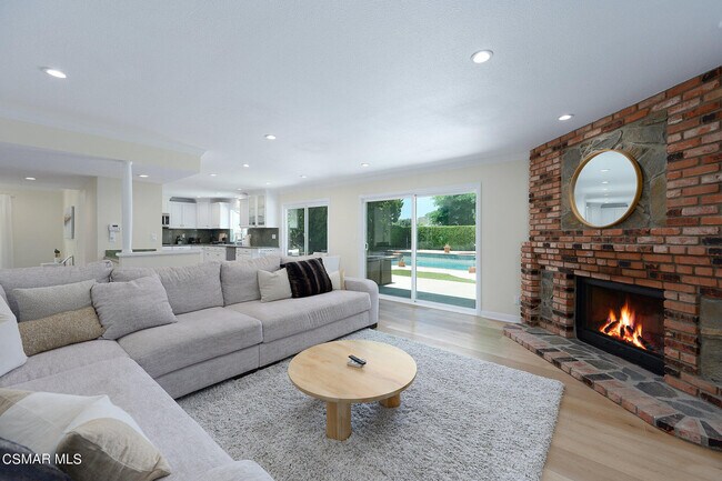 Building Photo - 5557 Adelina Ct