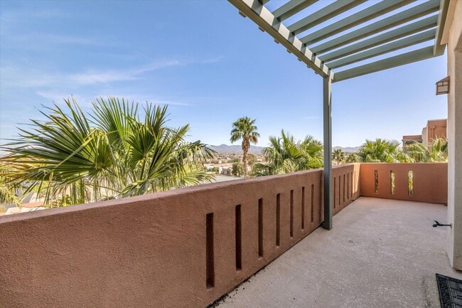 Building Photo - WHY RENT A HOUSE WHEN YOU CAN HAVE A PENTH...