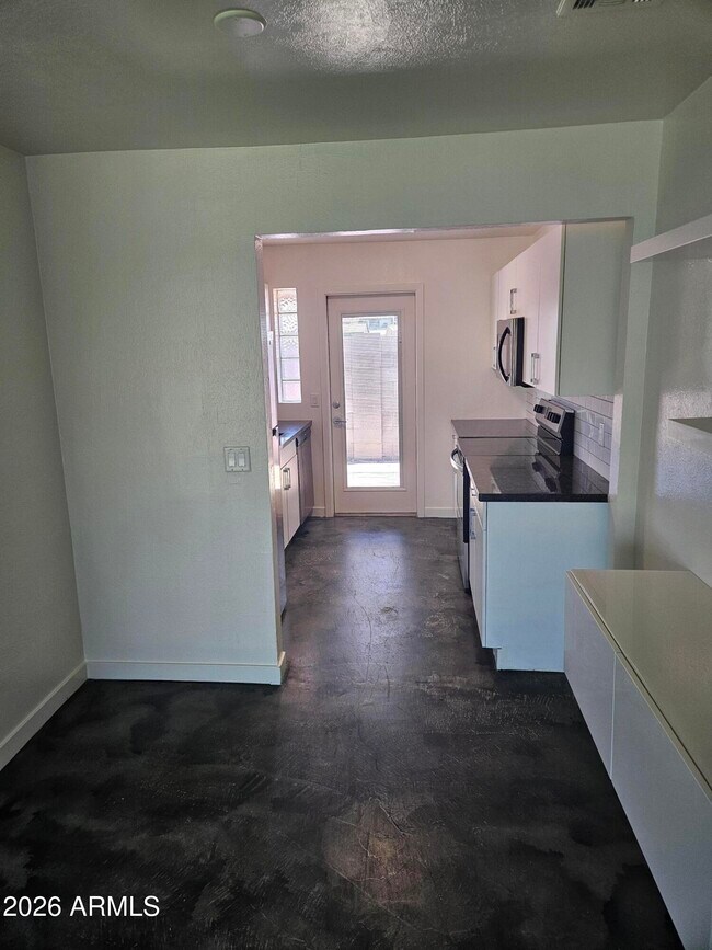 Building Photo - 1511 E Rovey Ave