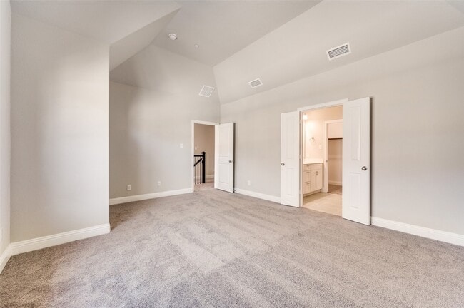Building Photo - 6148 Blythe Dr
