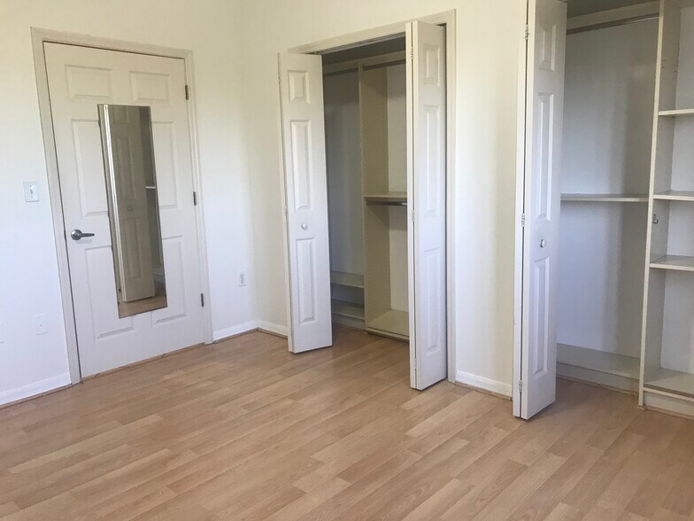 Building Photo - 3500 Coral Way