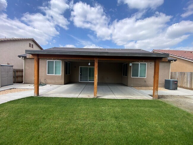 Building Photo - Tulare home coming soon!