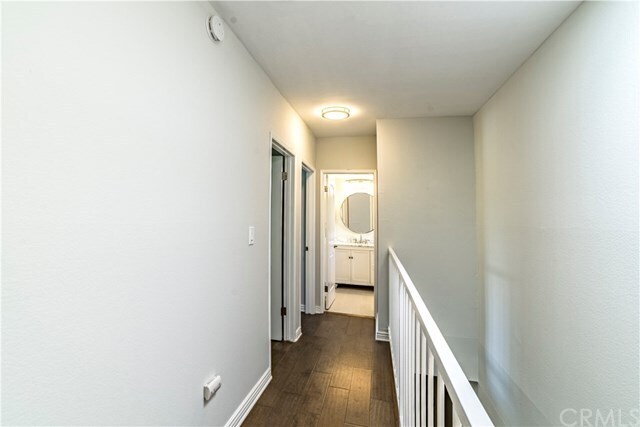 Building Photo - 323 S Broadway