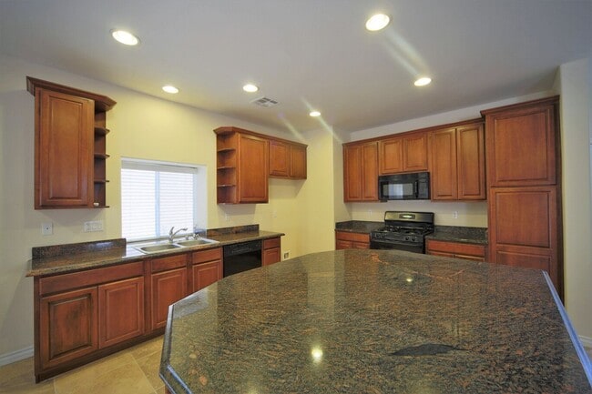 Building Photo - Gorgeous 3Bed/2Bath/2Car, 2-Story Home located in Caparola at Southern Highlands