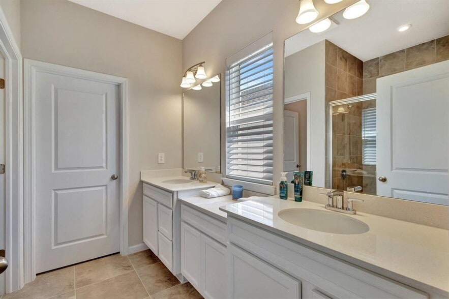 Building Photo - 12639 SW Forli Way