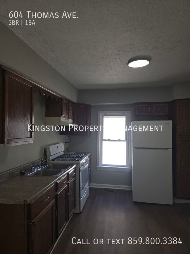 Building Photo - 604 Thomas Ave