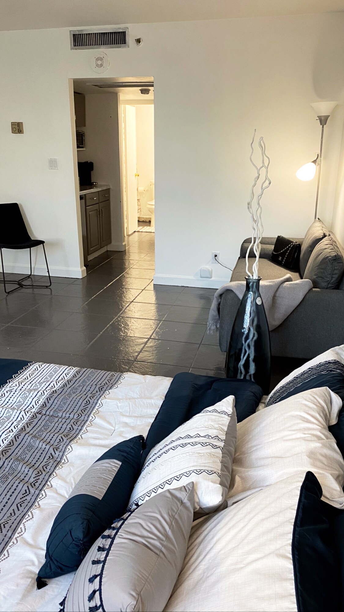 411A - Bedroom - 100 Lincoln Rd