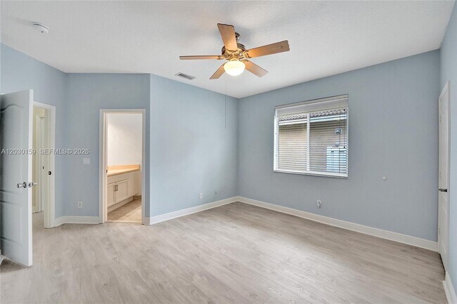 Building Photo - 6334 SW 192nd Ave