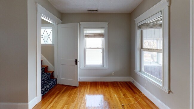 Building Photo - 72-74 Harlow St