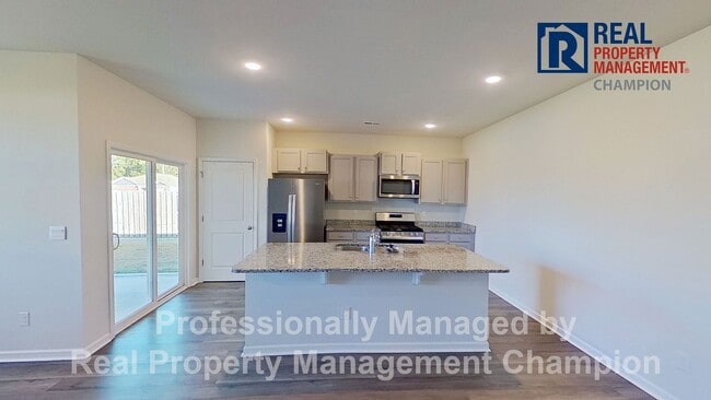 Building Photo - Beautiful 3 BD/2 BA Home in Riverside