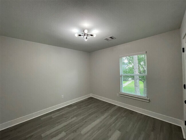 Building Photo - 20919 Hall Colony Ct