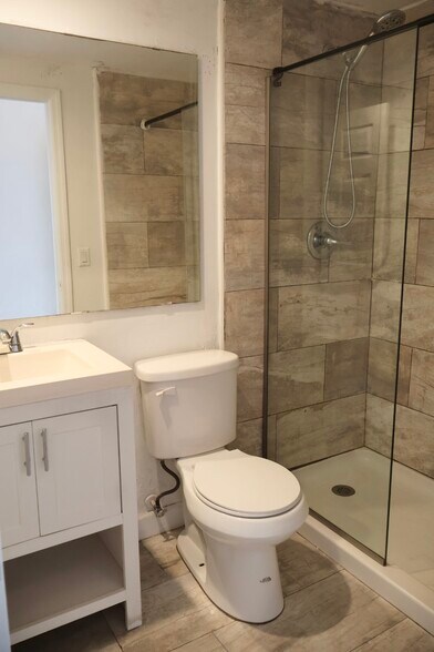 Building Photo - 542 SW 3rd St