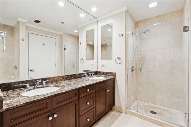 Building Photo - 130 N Garland Ct