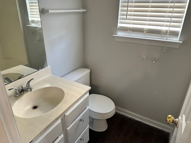 Building Photo - Adorable Three Bedroom Two Bath Home in Walnut Creek