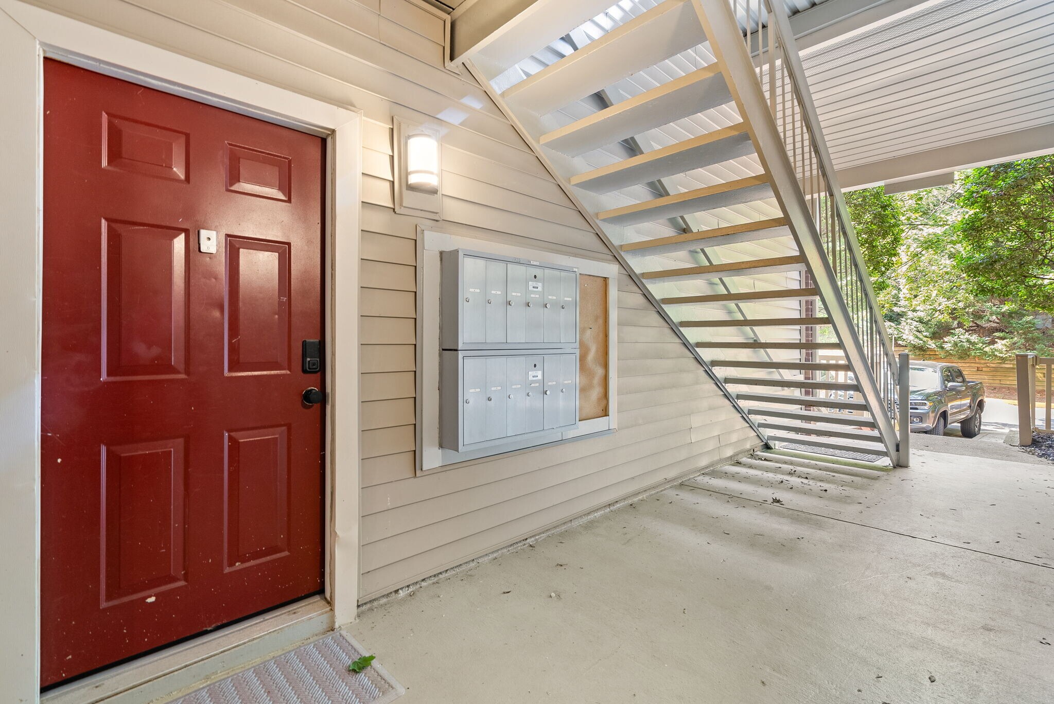 Building Photo - 1725 Ascot Way