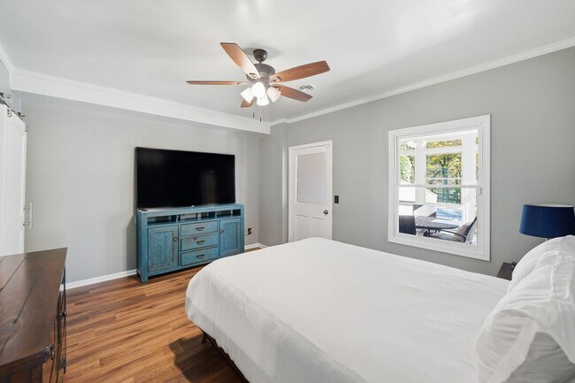 Building Photo - FULLY FURNISHED! Magnificent Panoramic Views!!