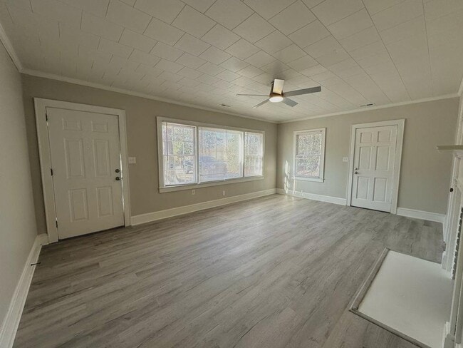 Building Photo - 1827 McLean Rd