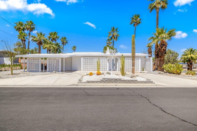 Building Photo - 38951 Bel Air Dr