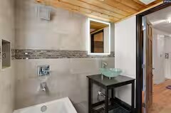 Building Photo - 2 Los Amigos Ct