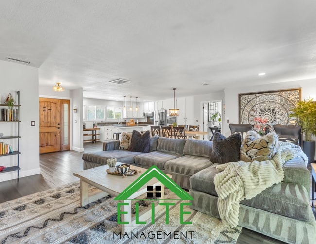 Building Photo - A Beautifully Maintained 3-Bedroom Home in...