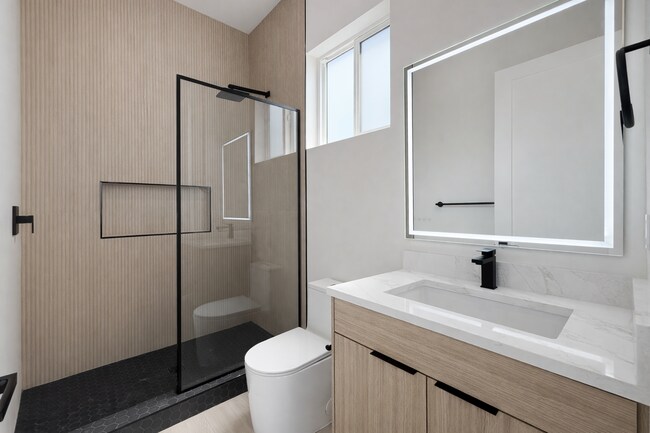 Building Photo - 5531 Olvera Ave